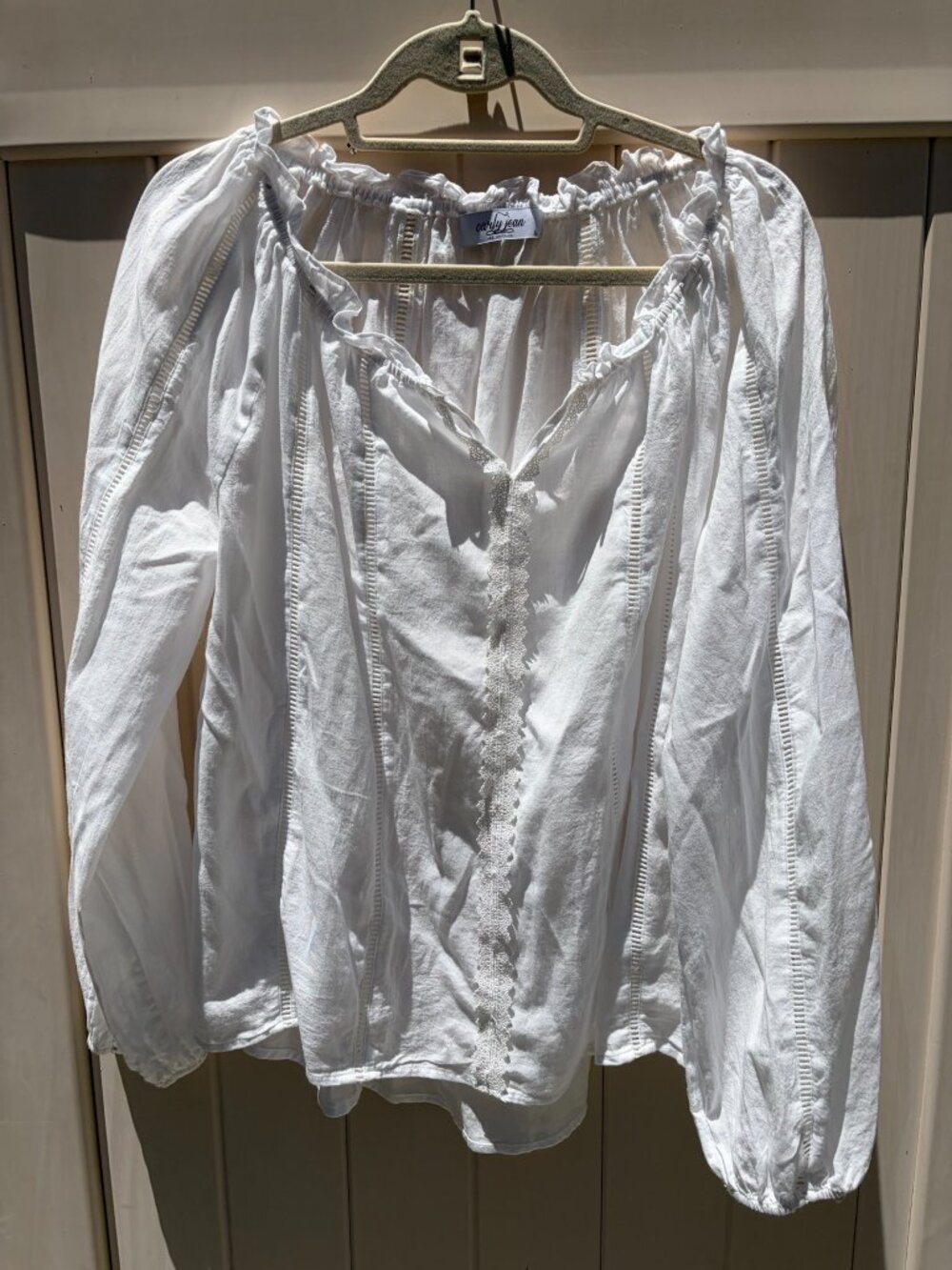 Carly Jean Los Angeles L White Lace Trim Long Sleeve Boho Peasant Blouse